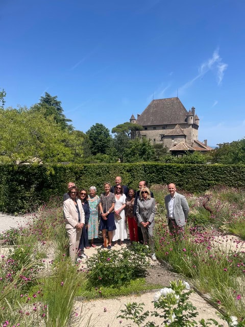 Visite officielle des conjoints des chefs d’État du G7 au cœur du Jardin des Cinq Sens d'Yvoire, le 16 juin 2026.